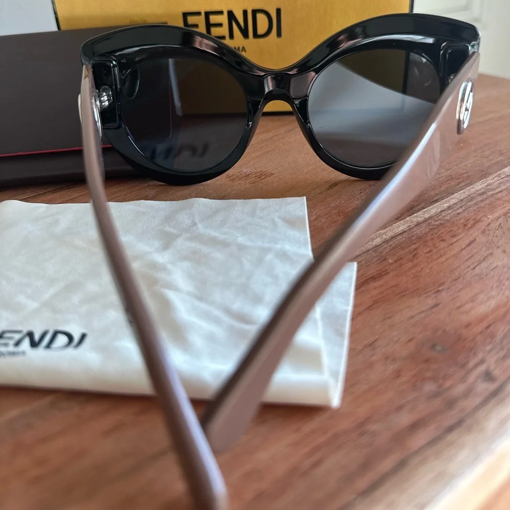 FENDI Black Frame Brown Leg Sunglasses - Picture 6 of 11